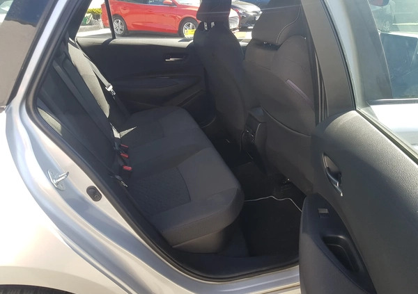 Toyota Corolla cena 59900 przebieg: 175000, rok produkcji 2019 z Piastów małe 379